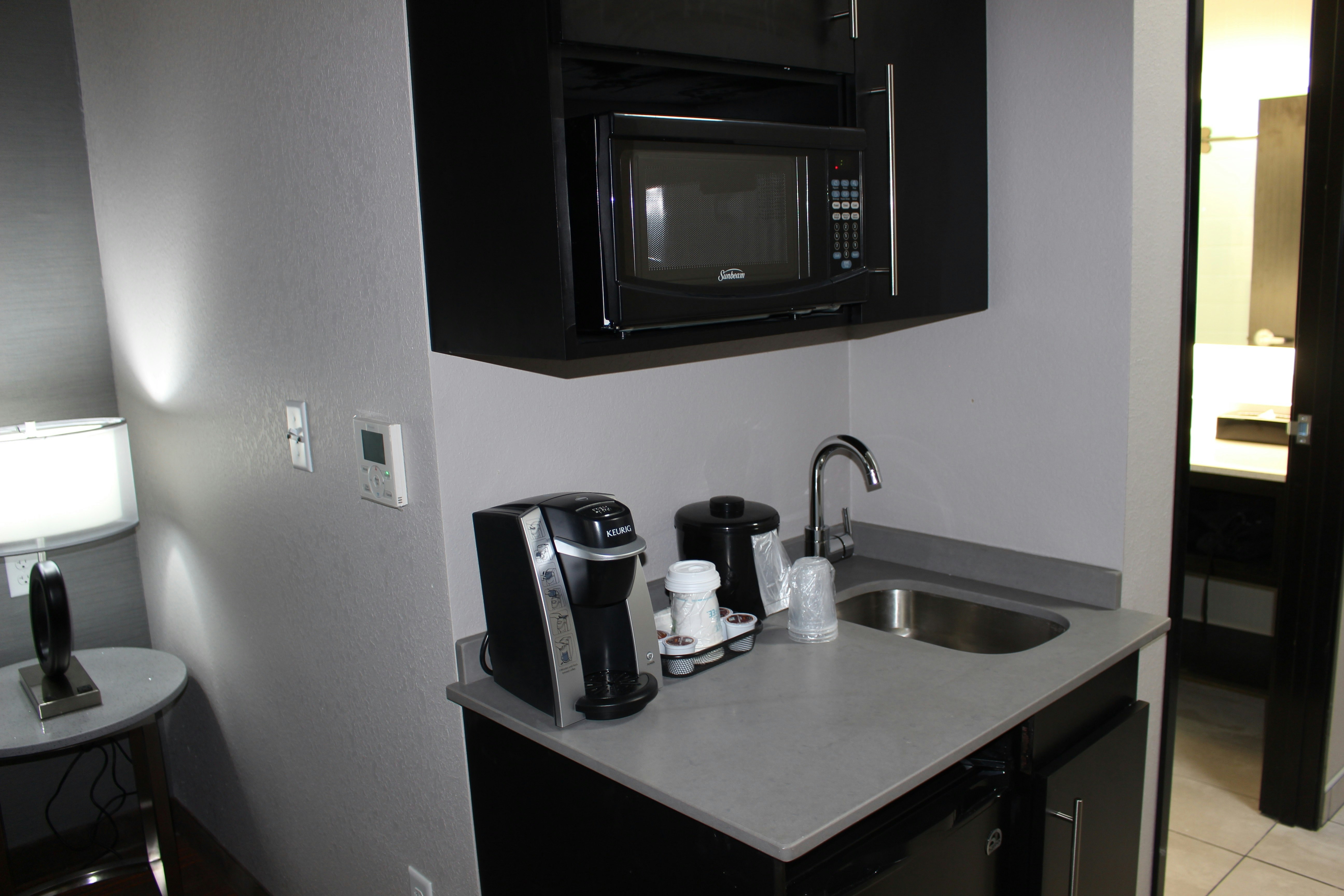 Holiday Inn Express Suites Shawnee Kansas City West 28/67