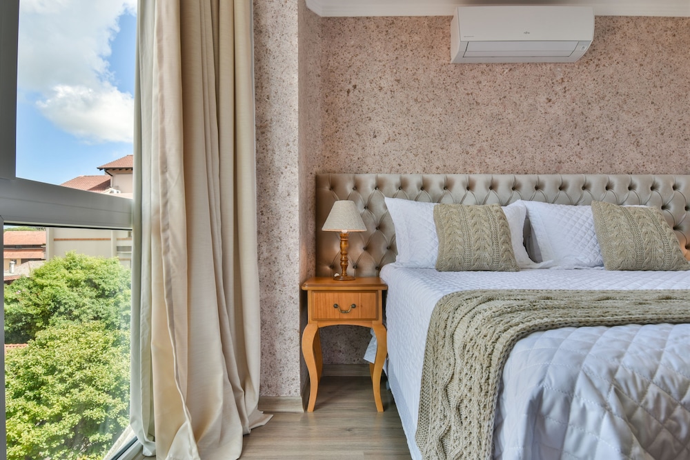 Micheline Hotel Tricot 25/71