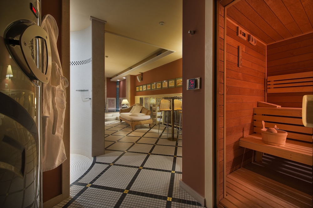Marrol S Hotel 14/46