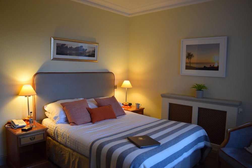 Watersmeet Hotel 17/50