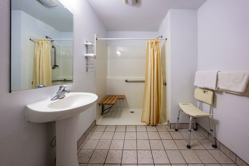 Budget 8 Motel John Day 49/50