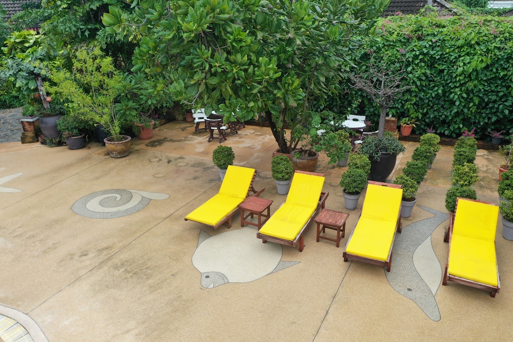 Tropica Bungalow Hotel 30/69