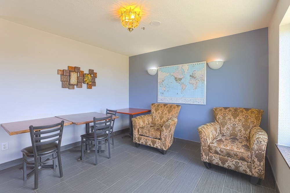 Siletz Bay Beachfront Hotel by OYO Lincoln City 56/71