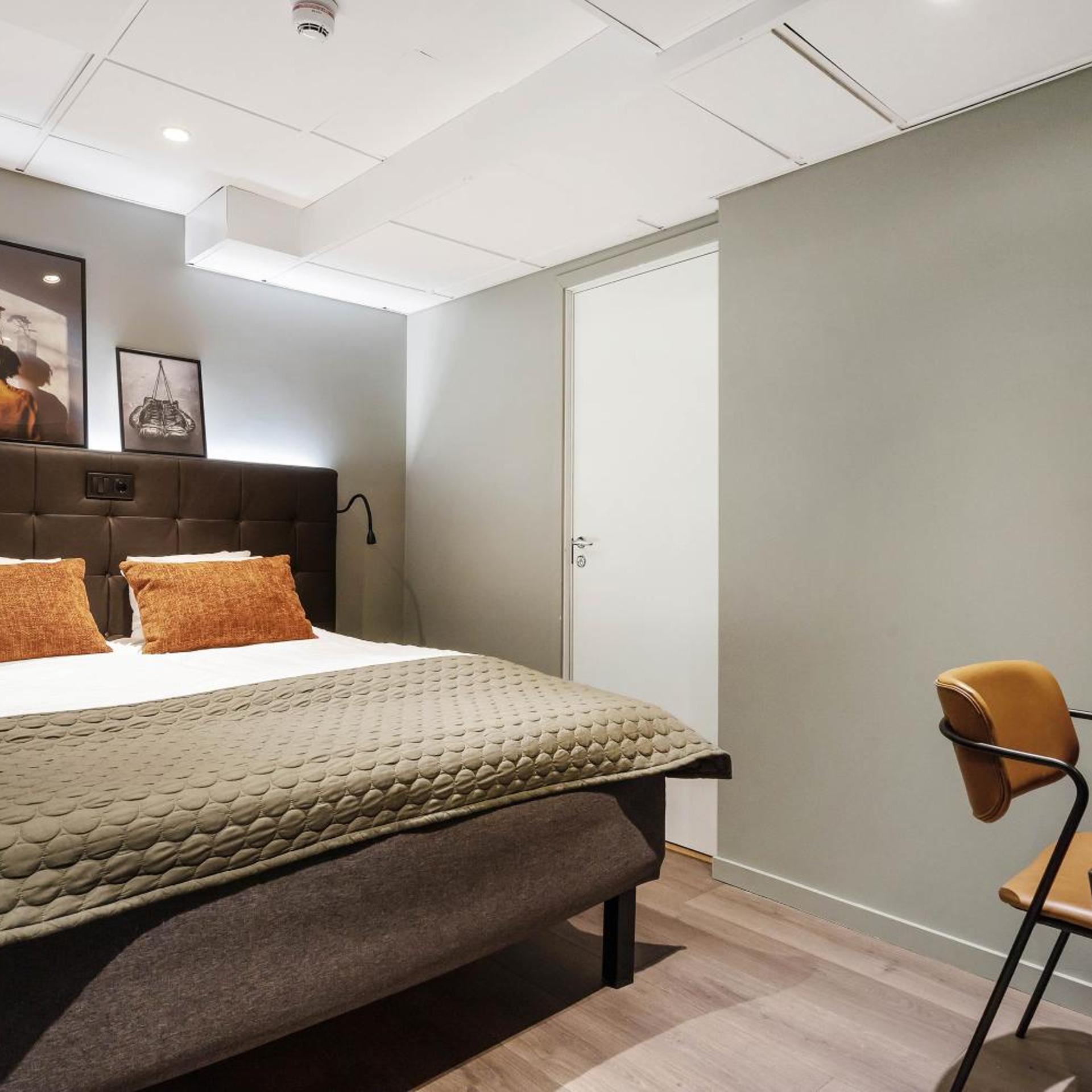 Budget, Double Bed, No Window