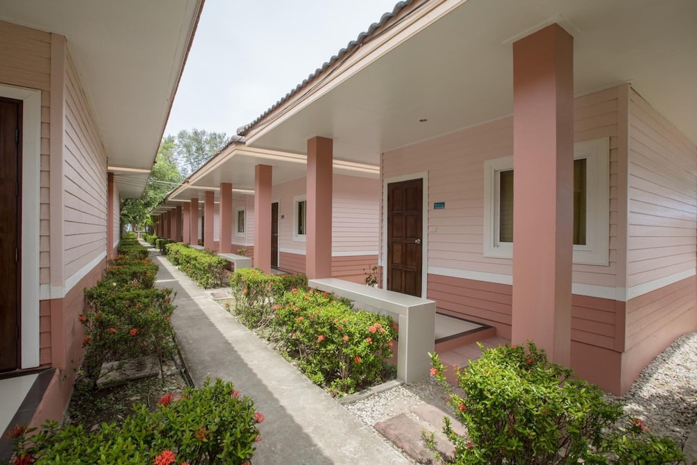 Kiang Talay Resort 8/35