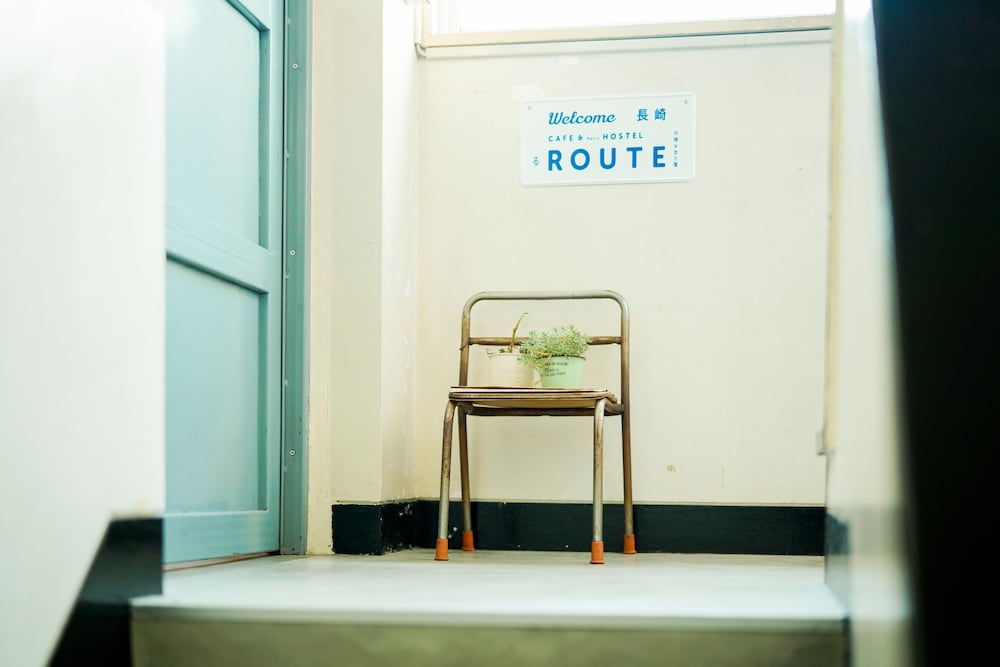 CAFE and Petit HOSTEL ROUTE 13/36