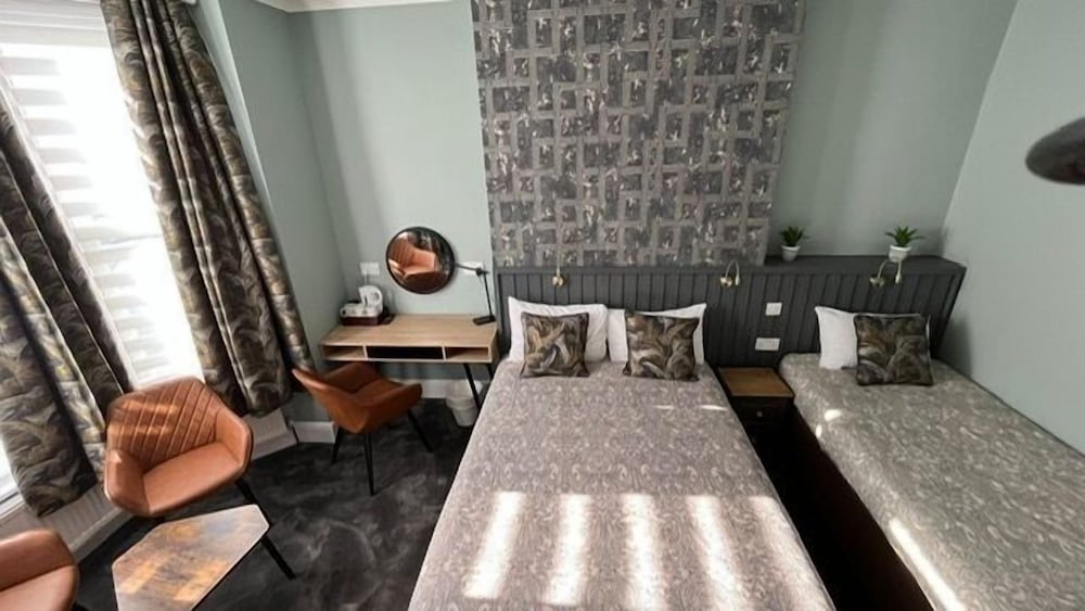 Charlotte Guest House 58/73
