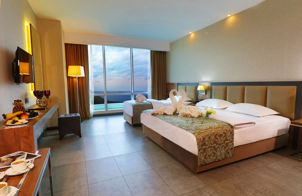 Suite, Sea View