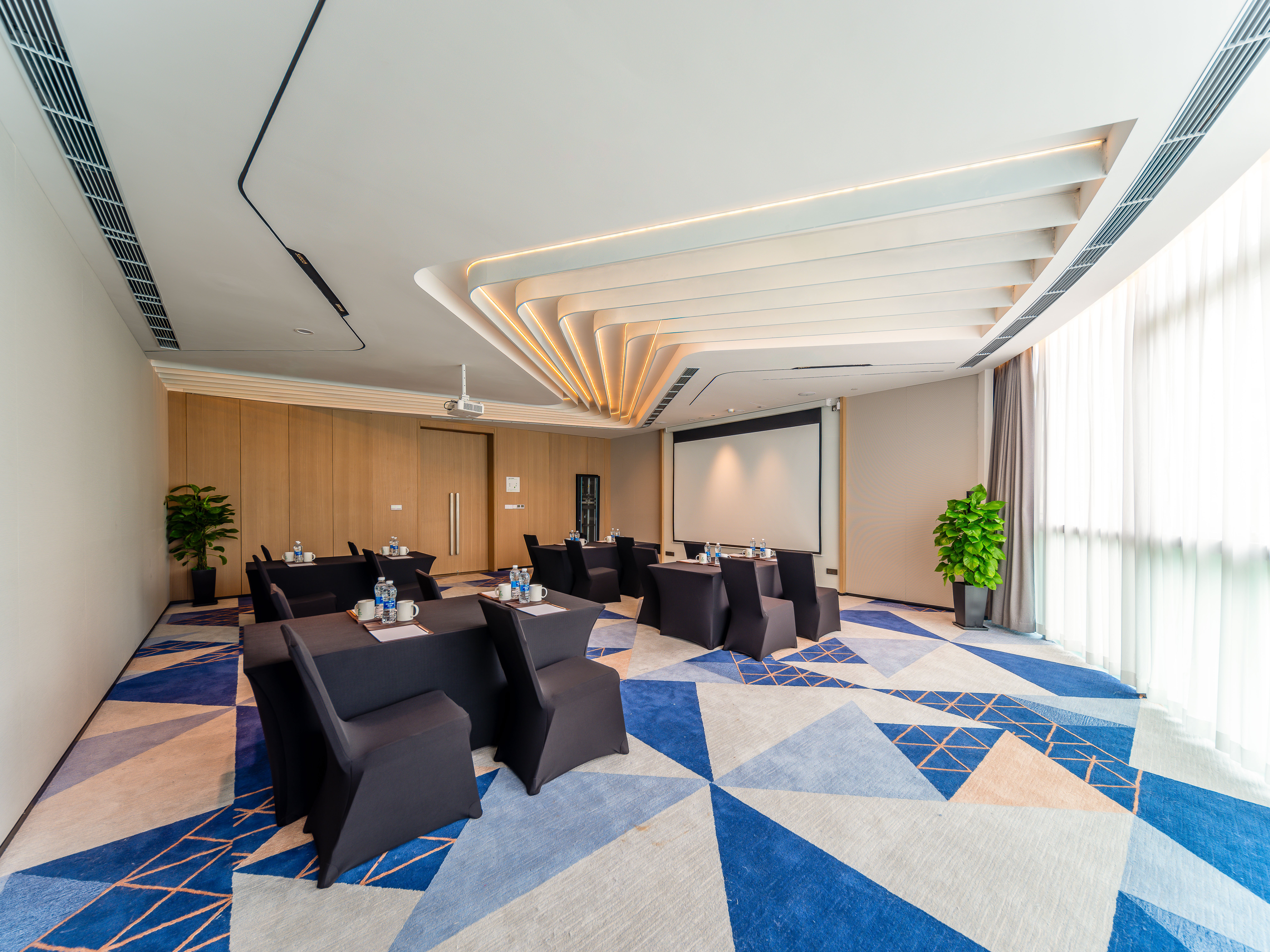 Holiday Inn Chongqing Data Valley 36/59