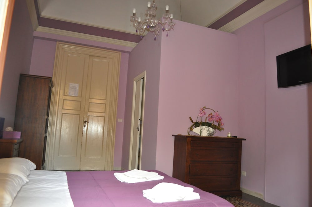ROOM, TRIPLE