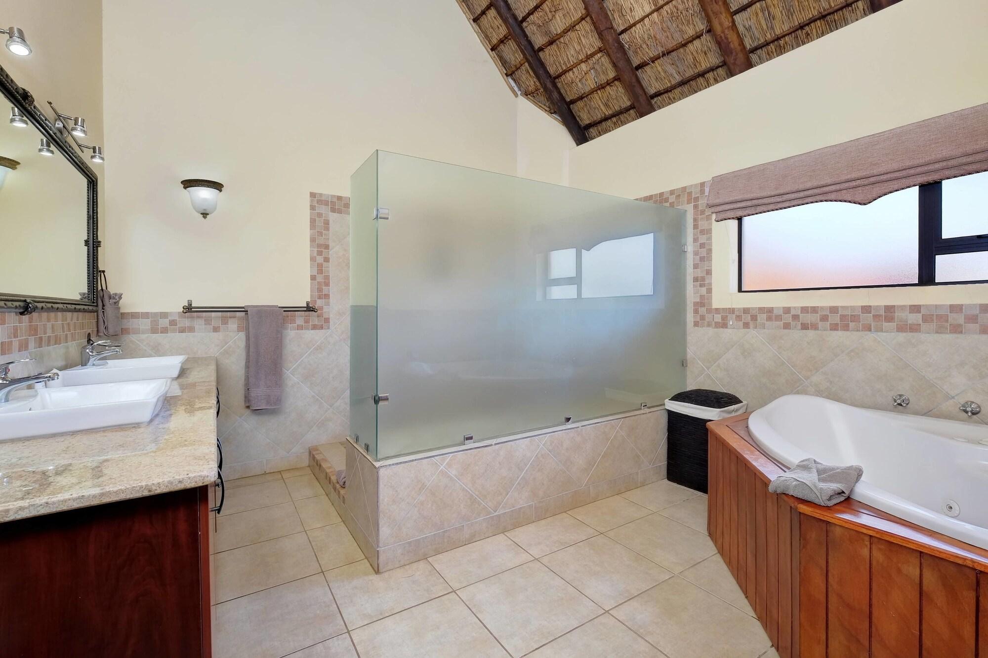 PROTEA ZEBULA LODGE 49/50