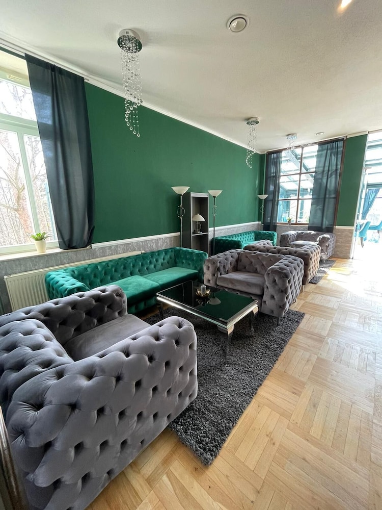 Parkhotel Waldschlösschen 41/65