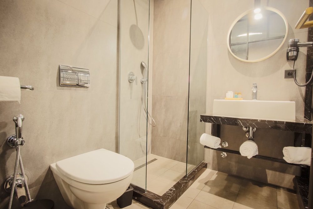 Tuta Hotel 48/50