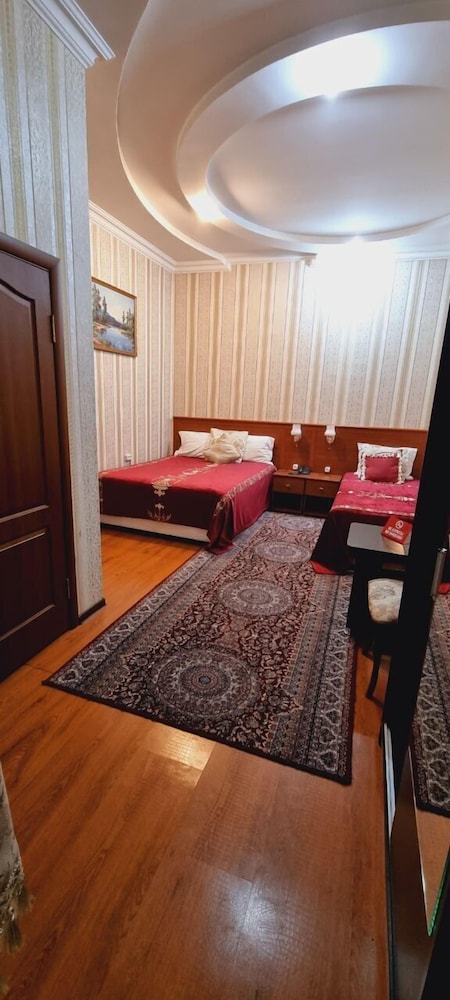 Sarbon Hotel 38/72