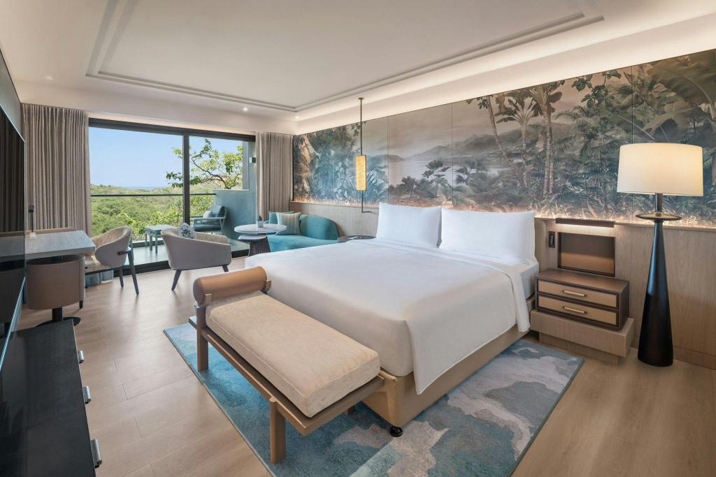 Grand, Guest Room, Luxury, King Bed, Forest View, Balcony، JW Marriott Goa Vagator 4/7