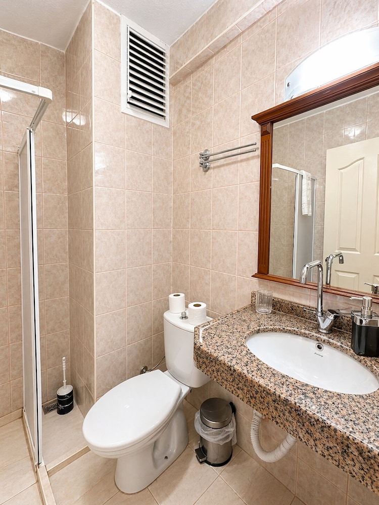 Villa Anfora Otel 46/50