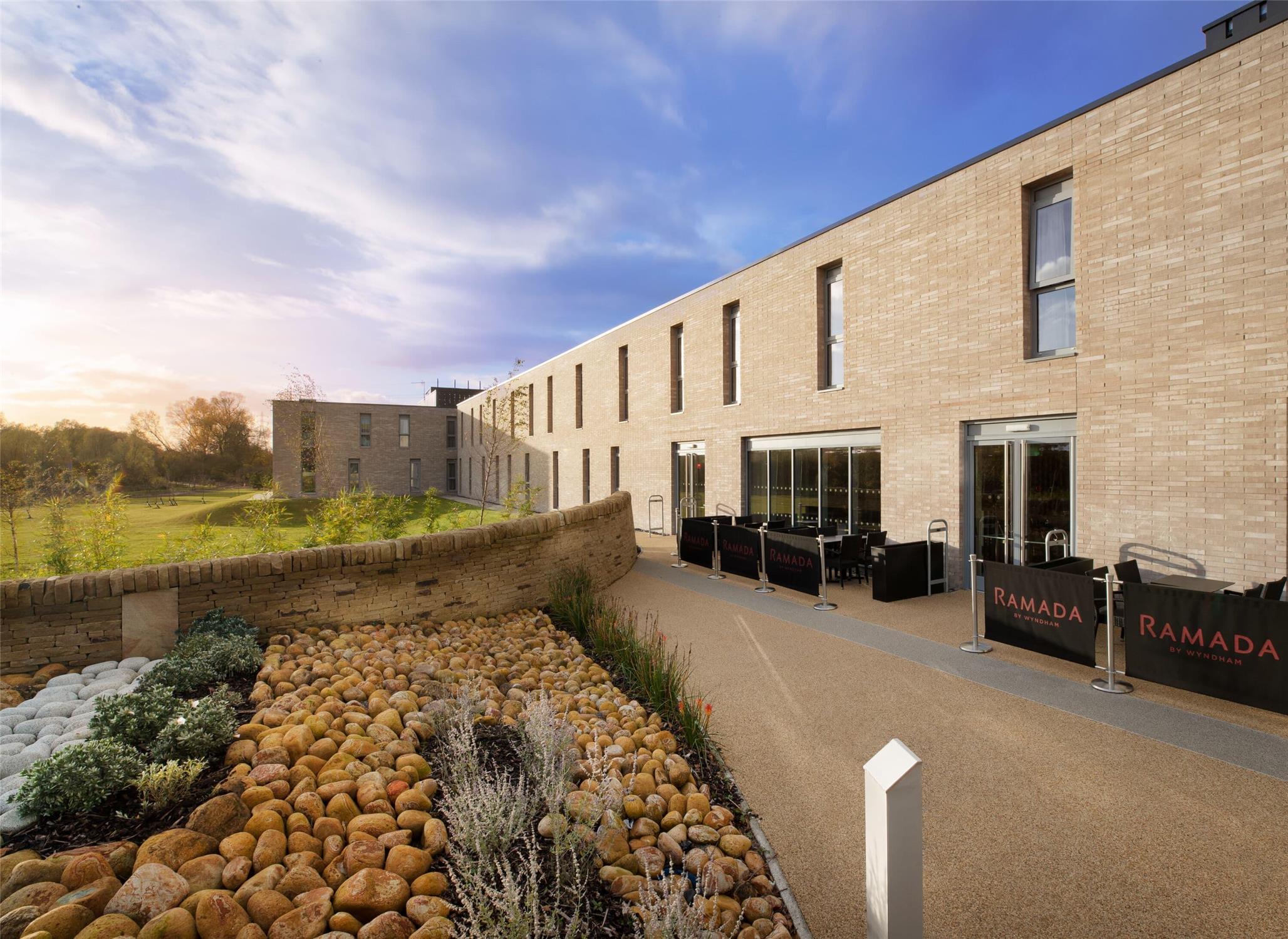 Ramada by Wyndham Leeds East 44/47