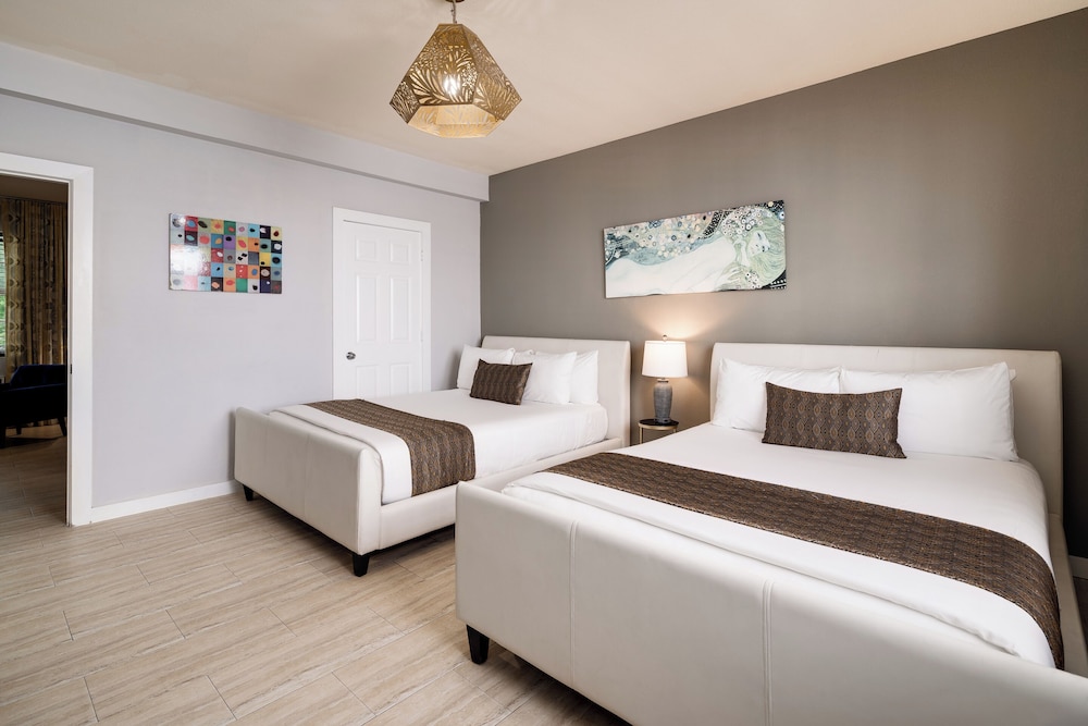 1 BEDROOM, SUITE, QUEEN BED