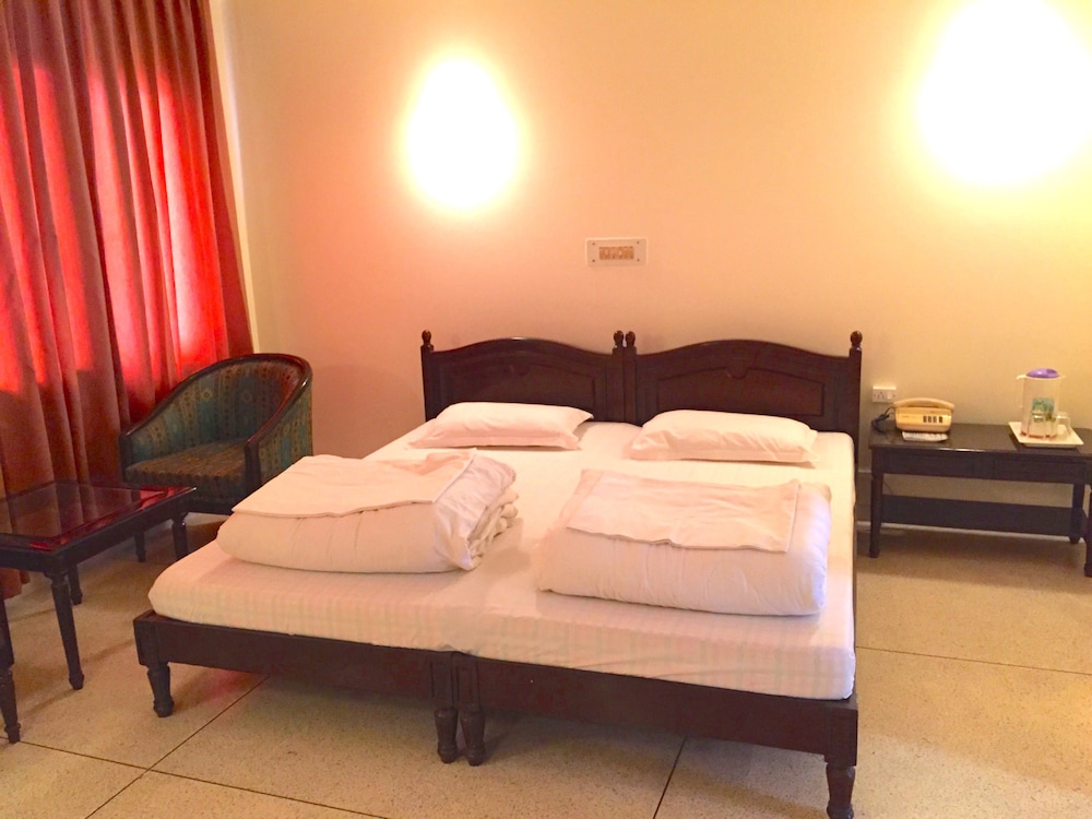 Alpana Hotel 12/34
