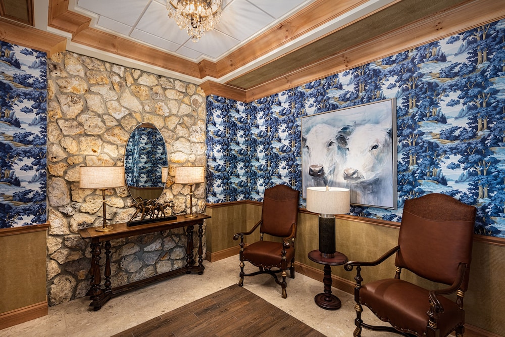 Brownwood Hotel & Spa 41/66