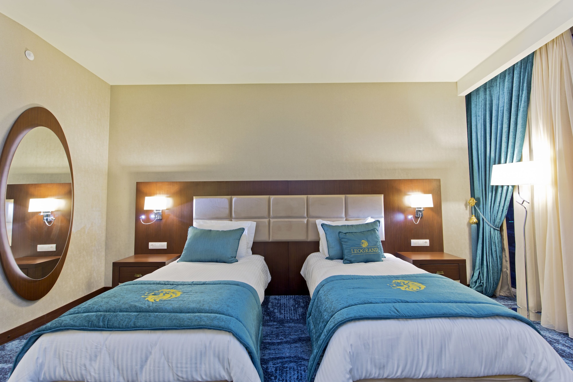 SUPERIOR, DOUBLE OR TWIN BED