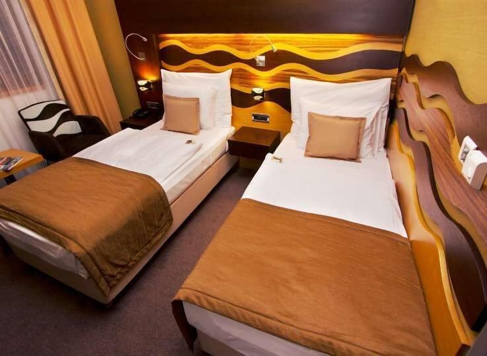 Danubia Gate Hotel 22/70
