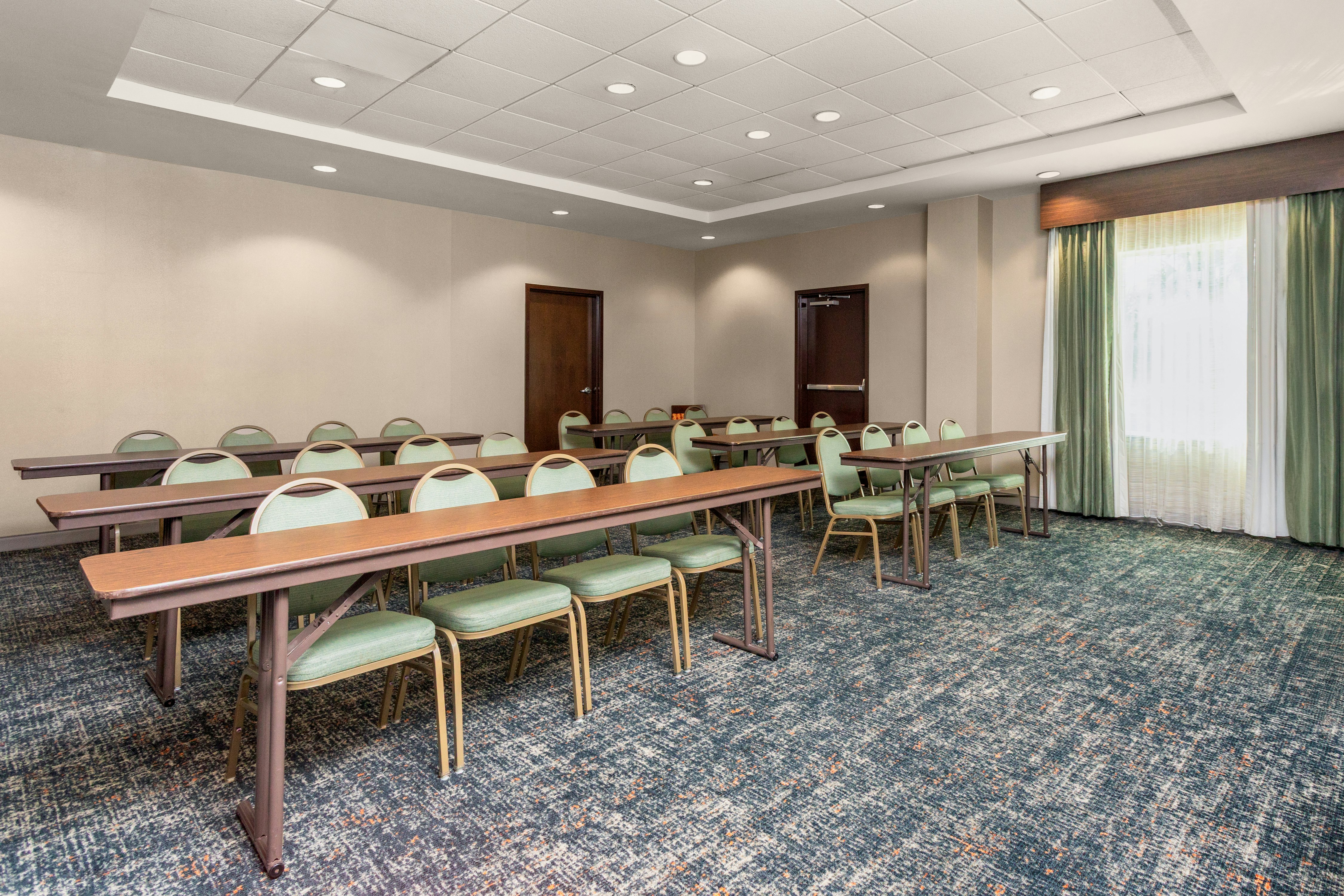Hampton Inn Suites Deland 66/77