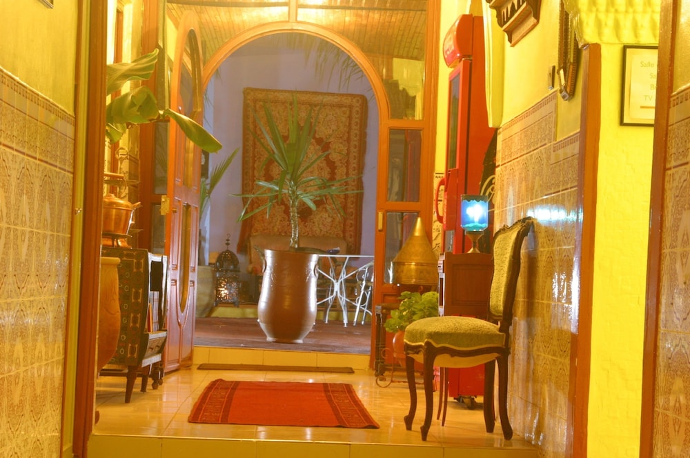 Dar Omar Khayam 50/50
