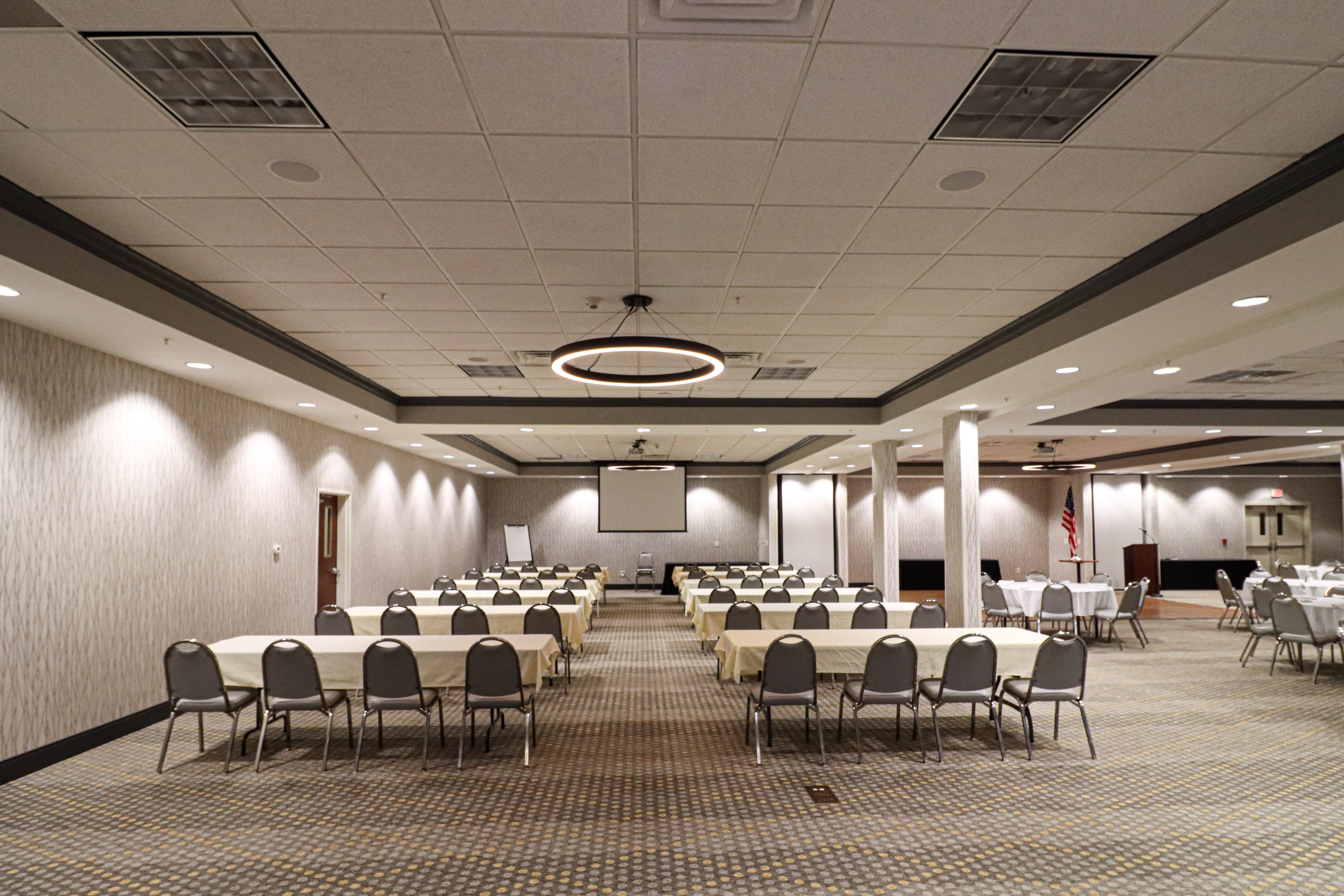 Holiday Inn Quincy, an IHG Hotel 68/75