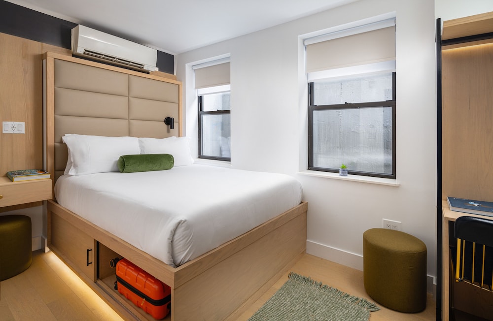 Hotel 837 19/50