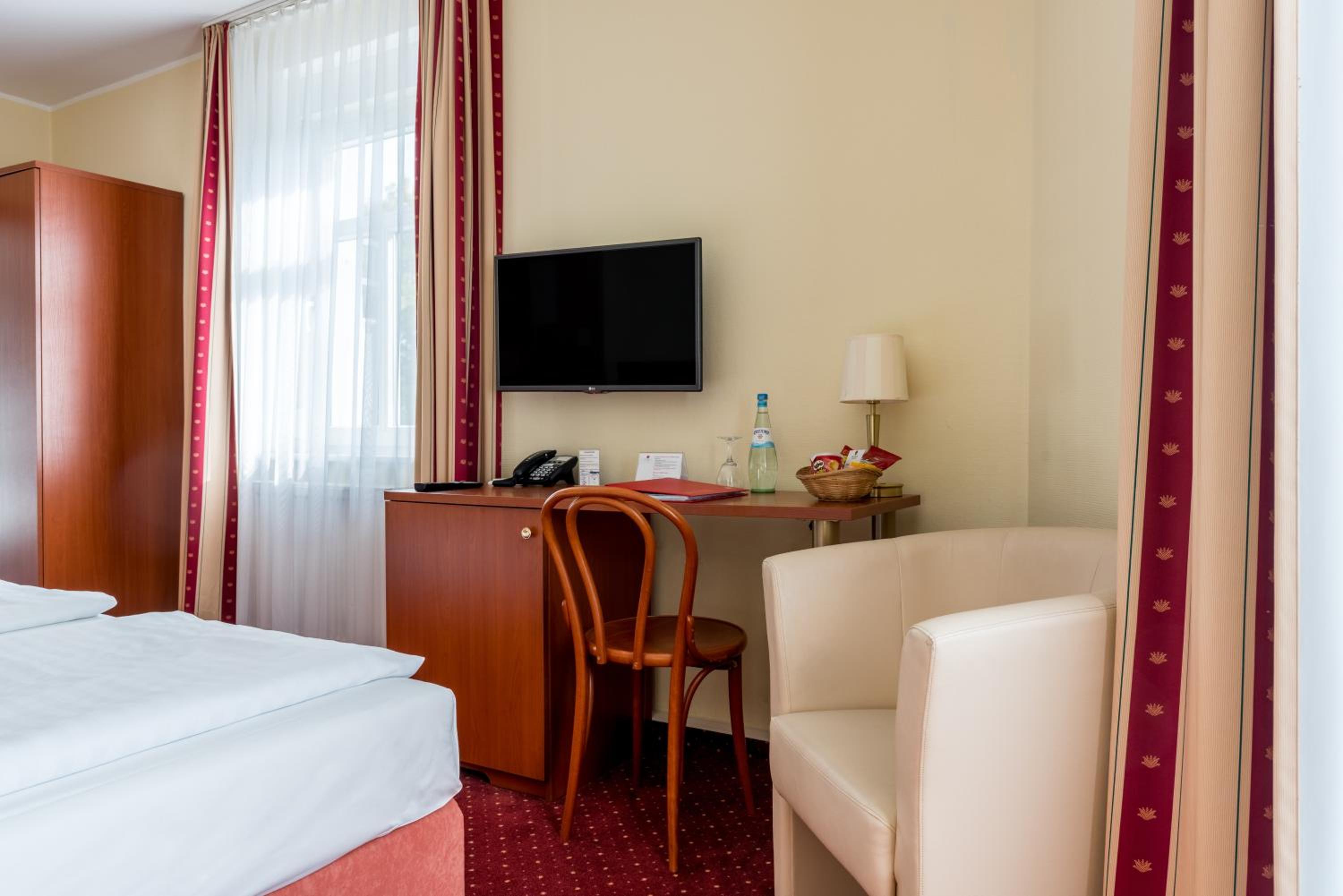 غرفة قياسية مزدوجة، Azimut Hotel Dresden 7/10