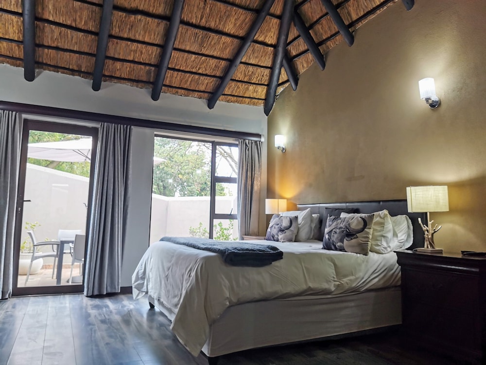 Aerotropolis Guest Lodge 6/50