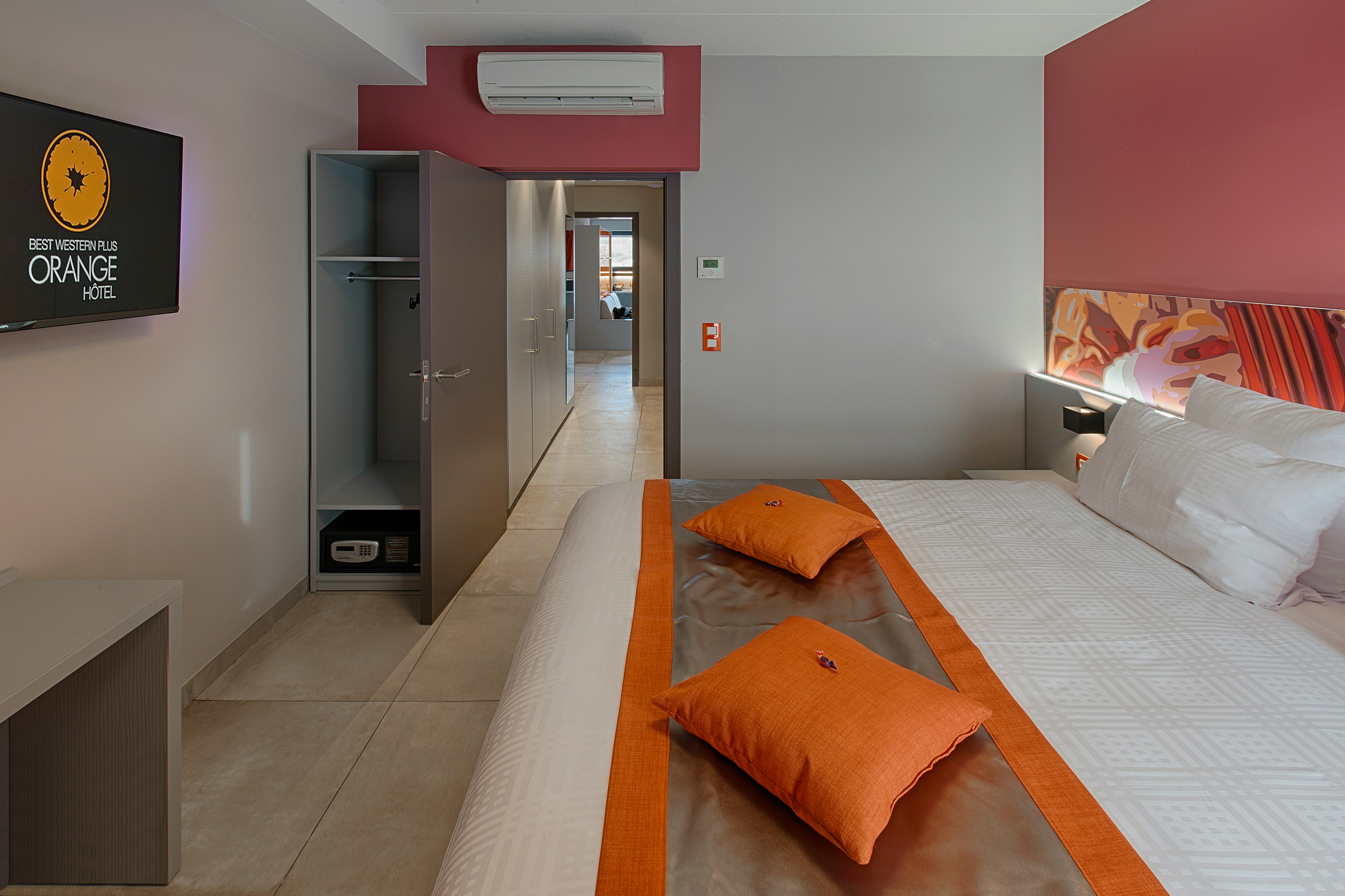 Orange Hotel 6/26