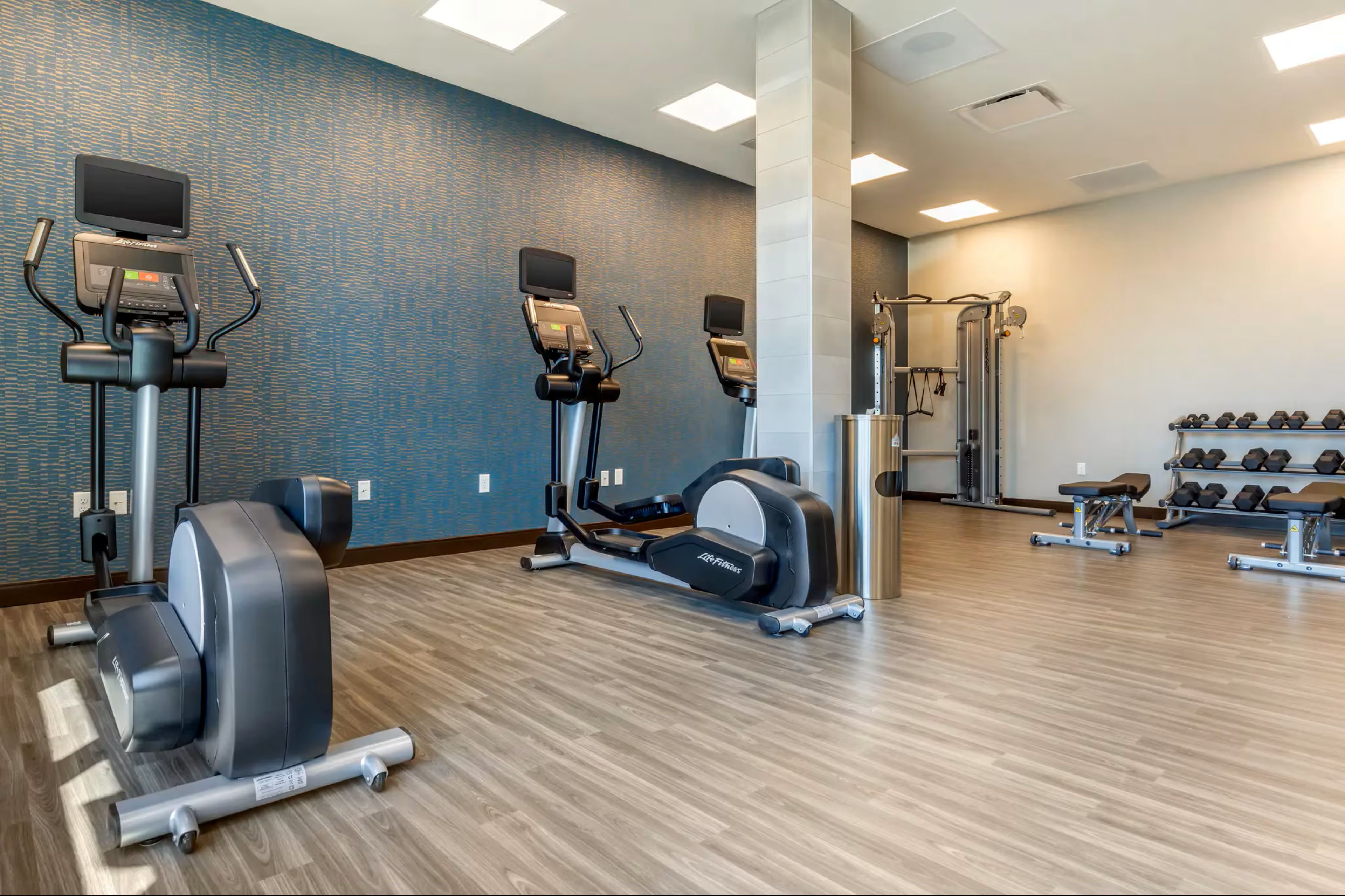 Holiday Inn Express Bettendorf - Davenport NE by IHG 21/41