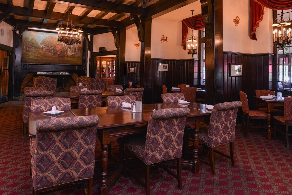The Red Coach Inn 30/45