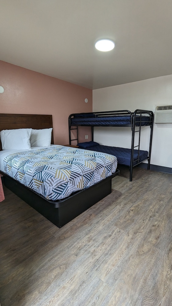 Portland Value Inn 4/25