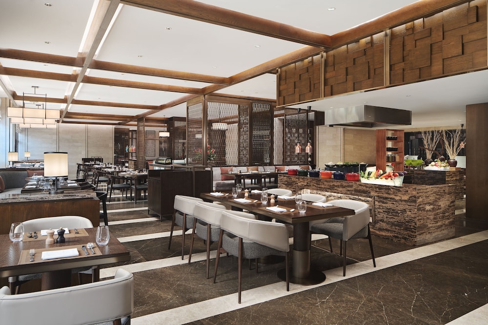 Sheraton Yunfu Xinxing Hotel 40/55