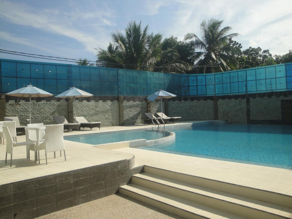 Sylvia Hotel Maumere 37/57