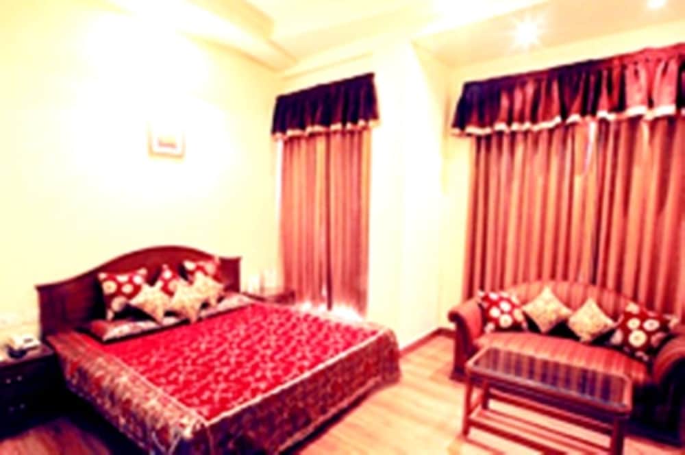 HOTEL LE GOLDEN 17/24