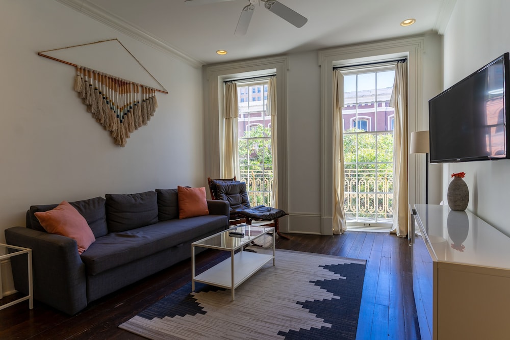 Catahoula Hotel 30/50