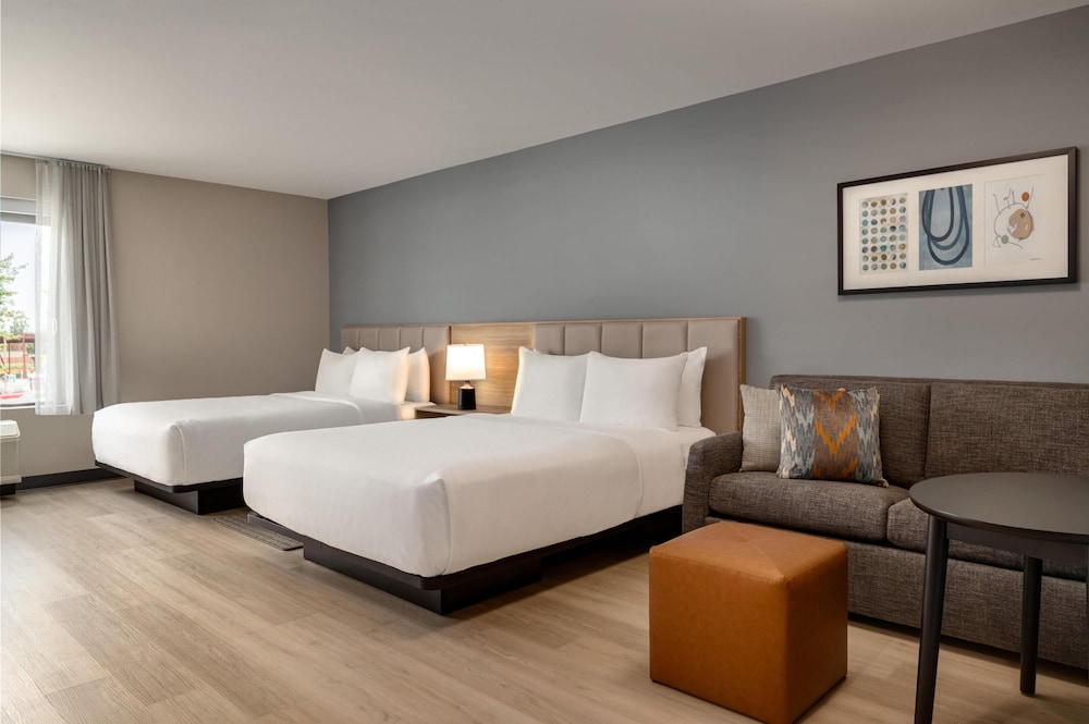 Hyatt Studios Chesapeake 16/44