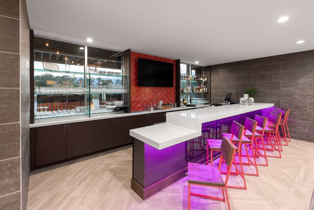 Hawthorn Suites by Wyndham Kingwood/Houston 3/30