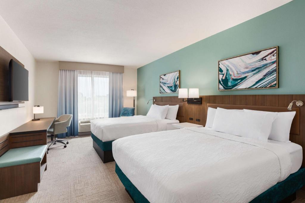 PREMIUM, 2 QUEEN BEDS, ACCESSIBLE