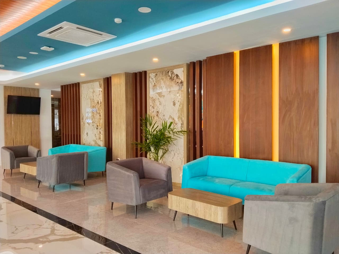 Front One Luxe Hotel Solo 4/11