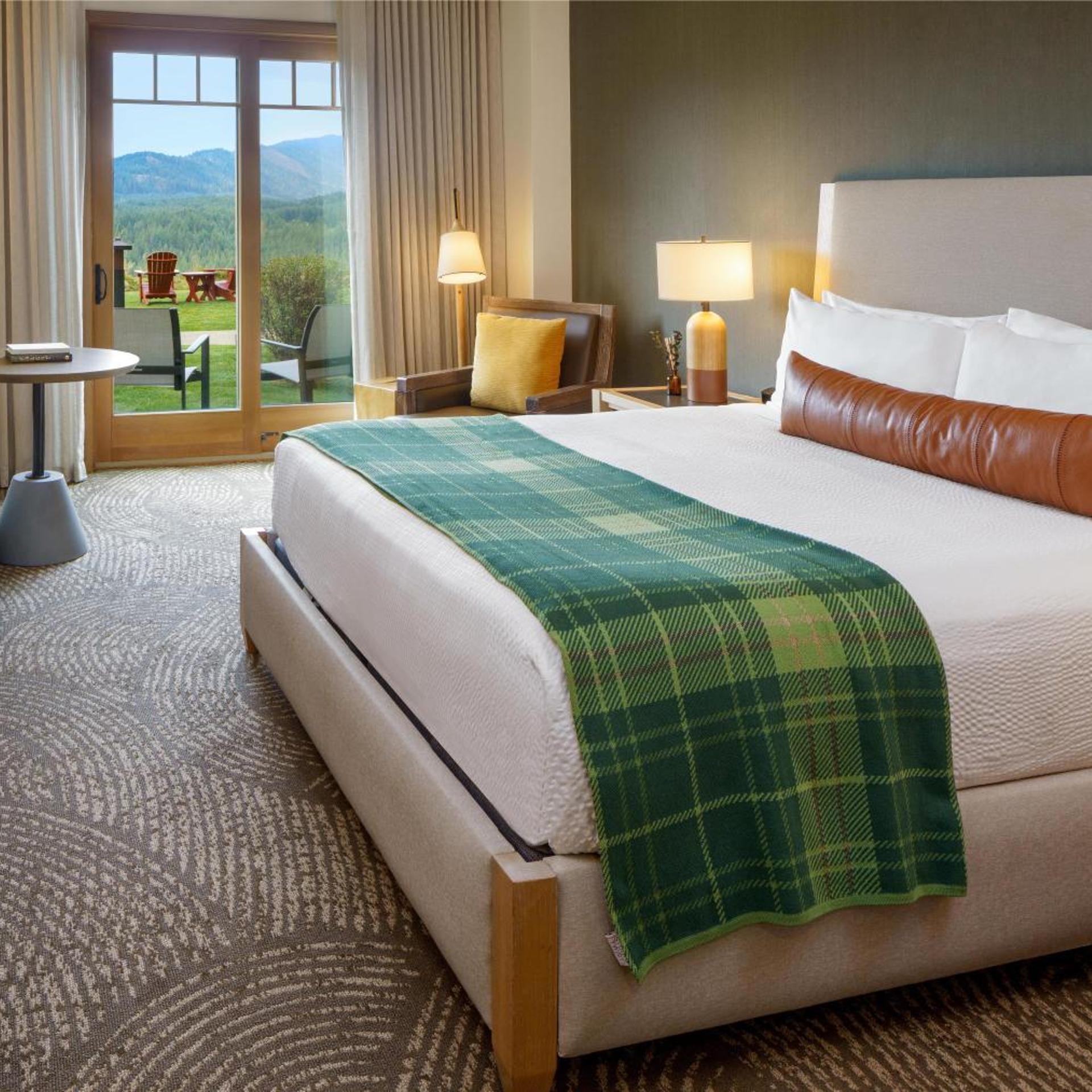 1 Bedroom, Suite, King Bed, River View