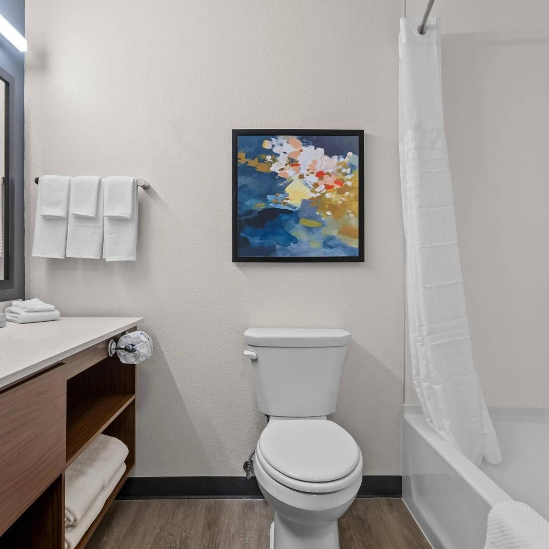 غرفة بسرير كينج، Everhome Suites Wichita Northeast 6/10