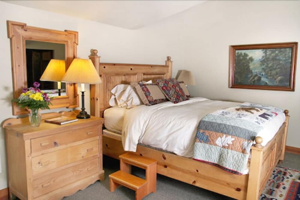 Lodge, Suite, King Bed
