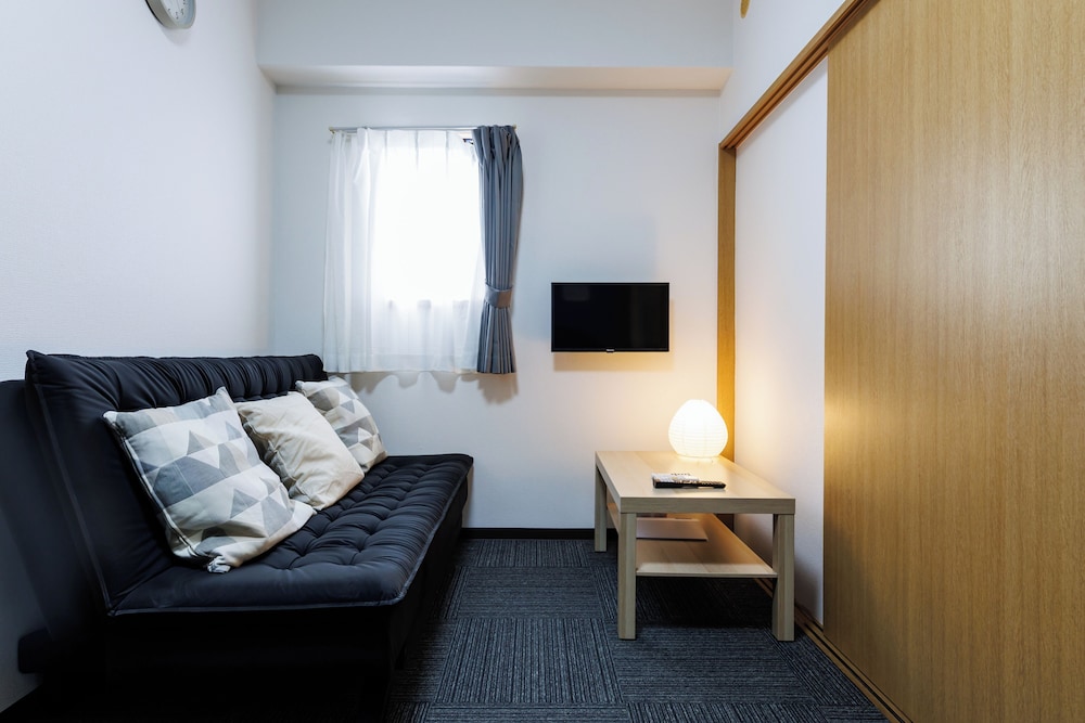 Grande Famille Shimanouchi Dotombori Condo 37/50