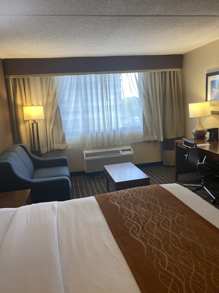 Comfort Inn Springfield 10/29