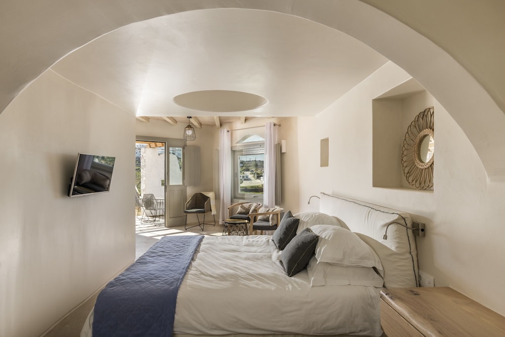 Sunset, Superior, Suite, Queen Bed, Outdoor Jetted Tub, Sofa, Terrace
